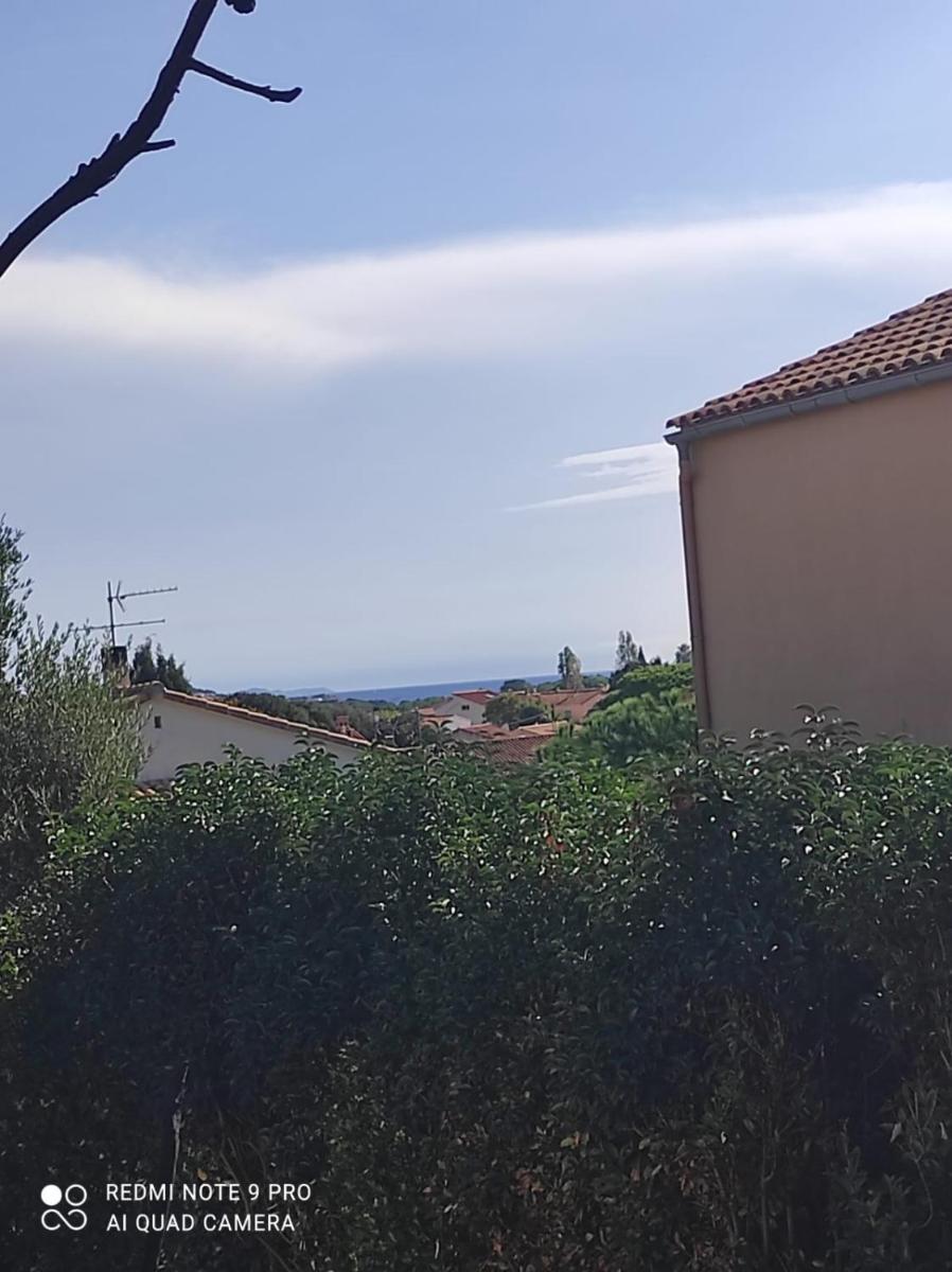 T2 aperçu mer à Janas complètement renové - Housity