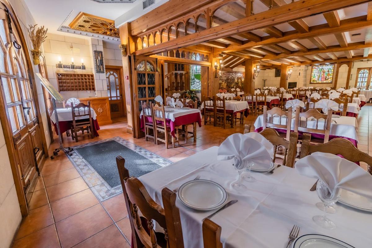 Apartamentos & casas rurales Santo Domingo de Silos - Housity