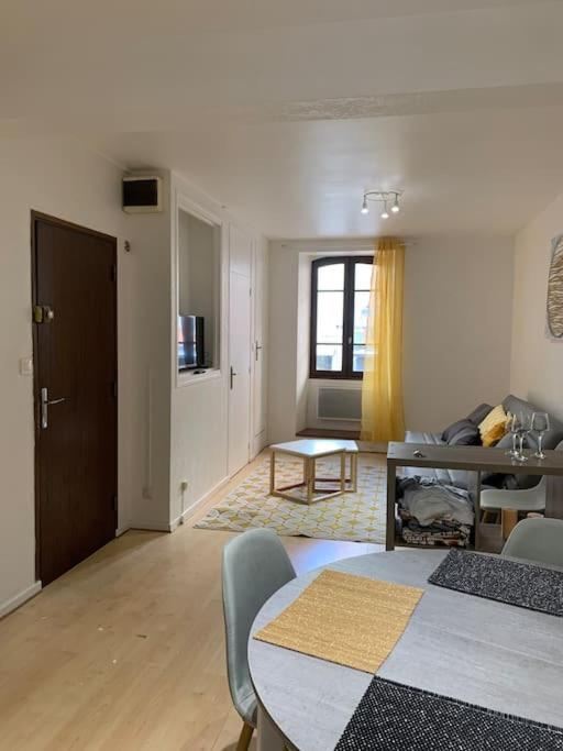 Suitetrails - Aubenas : Beau studio, proche du château