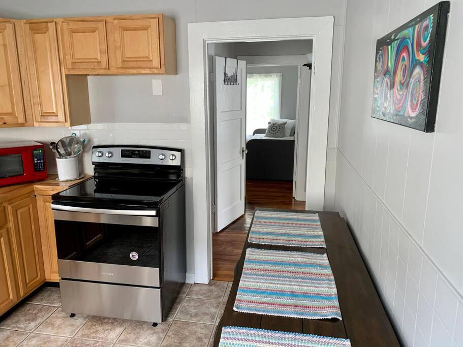 Spanish Town / Downtown Apartment - Housity