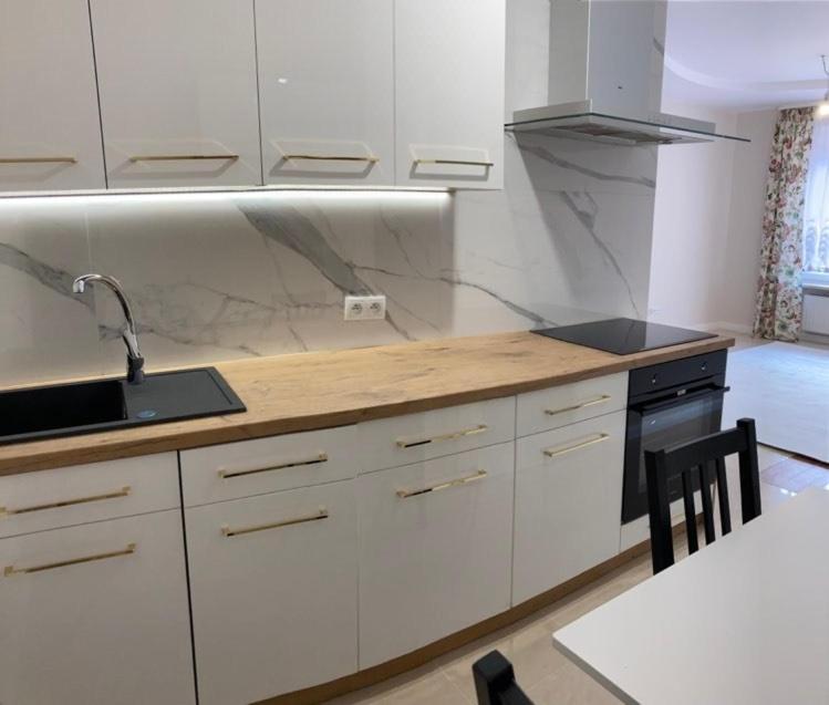 Apartamenty dwupokojowe z łazienką, Darmowy parking, Zameldowanie bezobsługowe - Housity