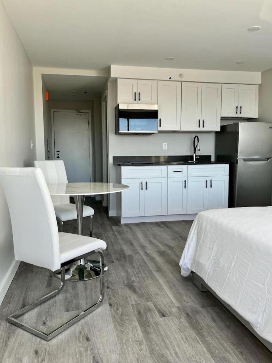Queen of Charm Luxury Suite Downtown Hartford Location!Location!Location! - Housity