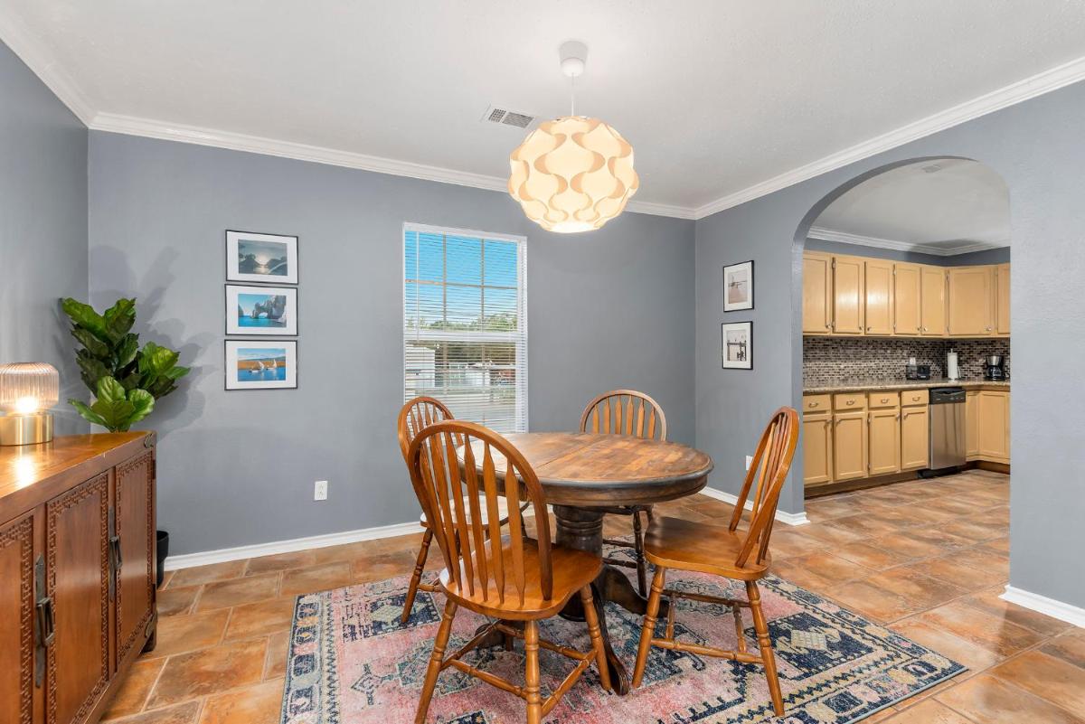 Sunnyside Retreat - Housity