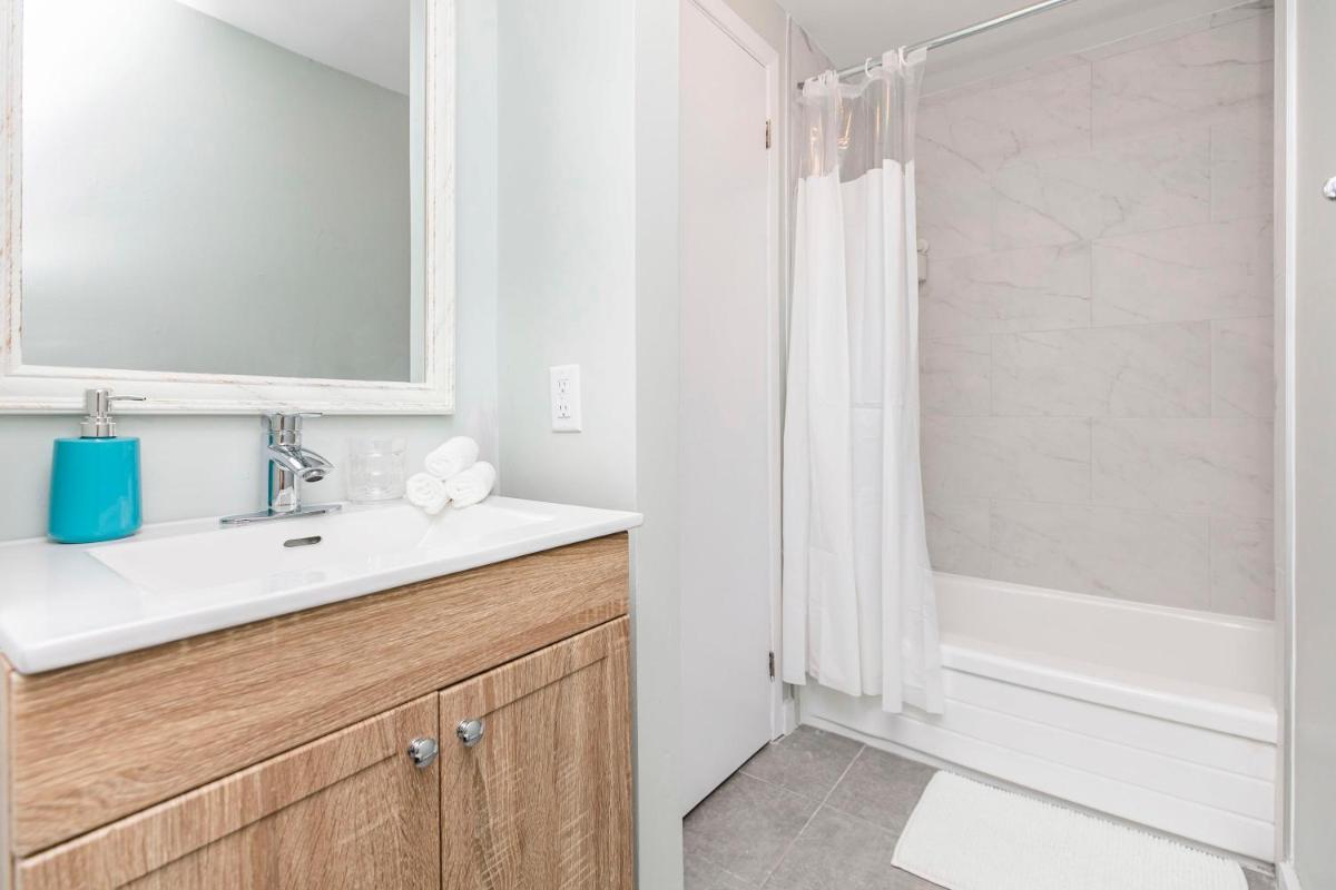 Prime Location - Modern 1BR Units w Netflix - Housity
