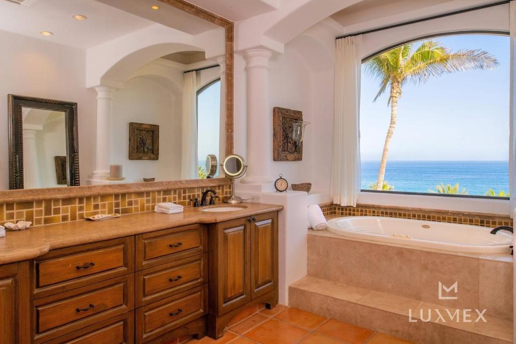 Suitetrails - Amazing 4bd Villa Del Mar Villa with Chef Butler and Steps from the Beach