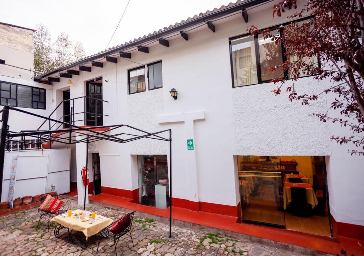 Hotel Kuska Home - Hizvo