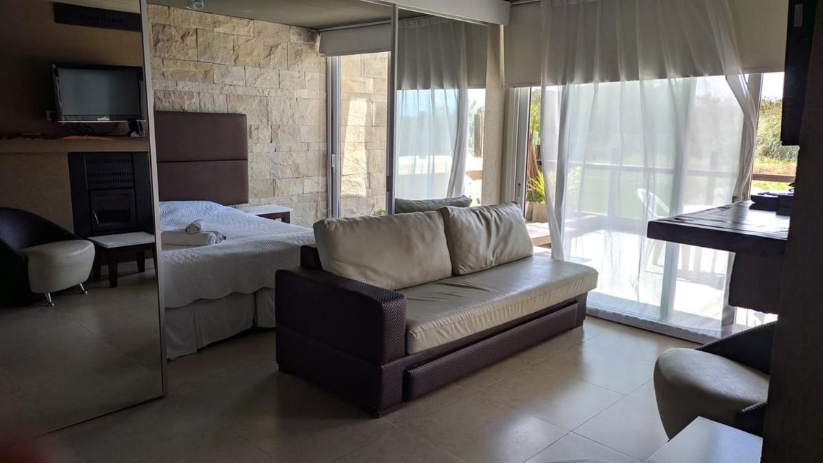 Linda Bay 614 - Housity