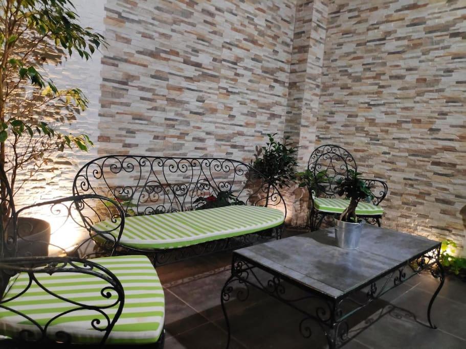 Cheerful 3 bedroom town house with garage free parking inside or outside with back yard and roof - Housity
