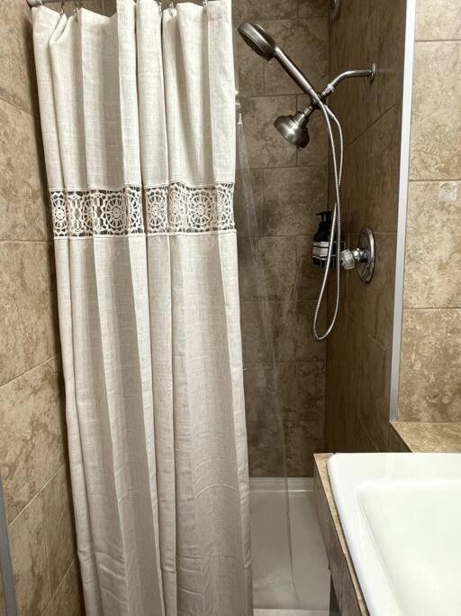Guest suite retreat in Silicon Valley - Housity
