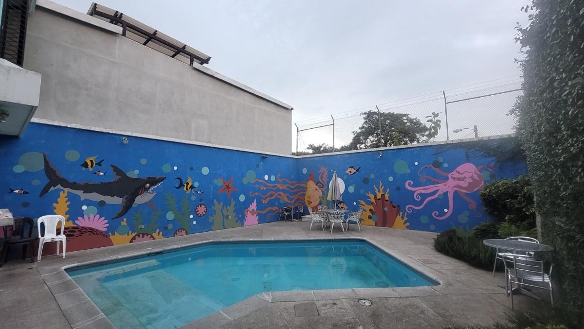 Suitetrails - Pool Party House