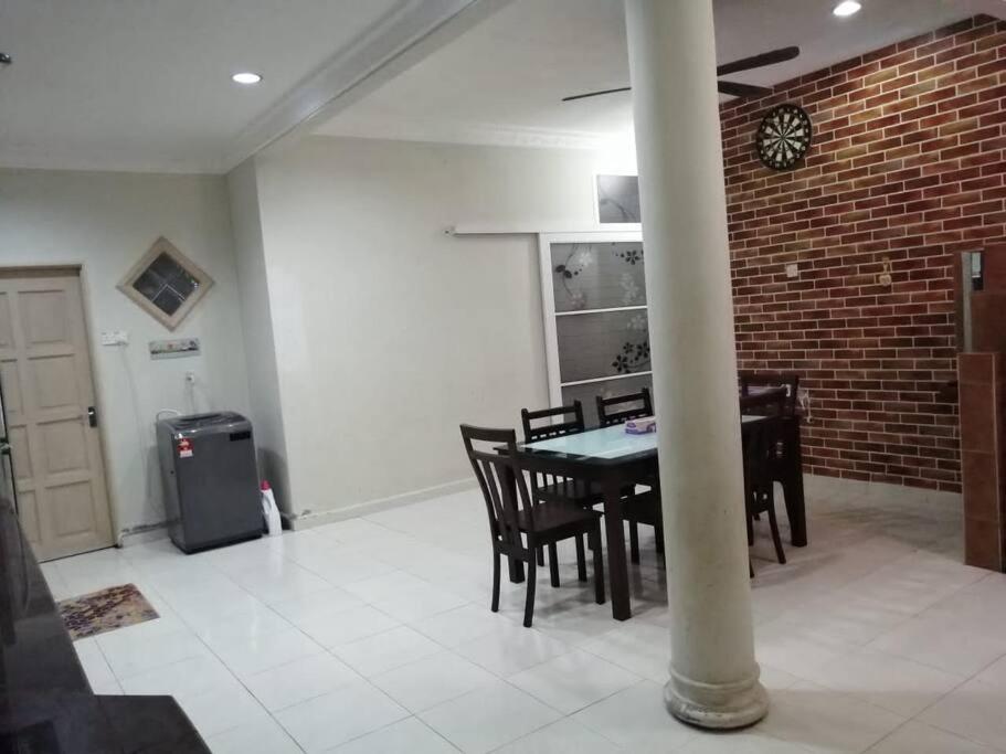 SRI WANG HOMESTAY @ ARAU - Housity