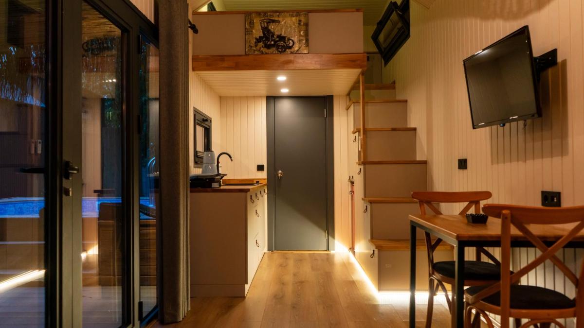 TEN T?NY HOUSE - Housity