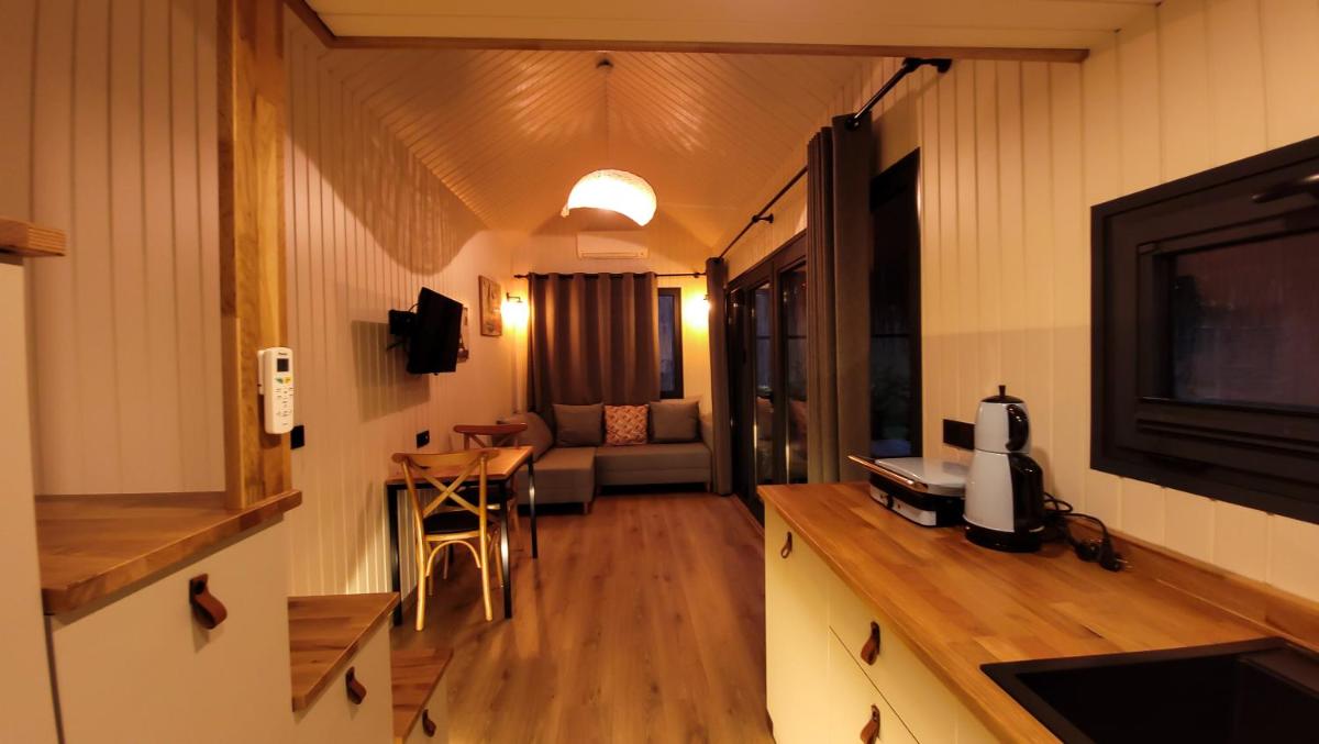TEN T?NY HOUSE - Housity