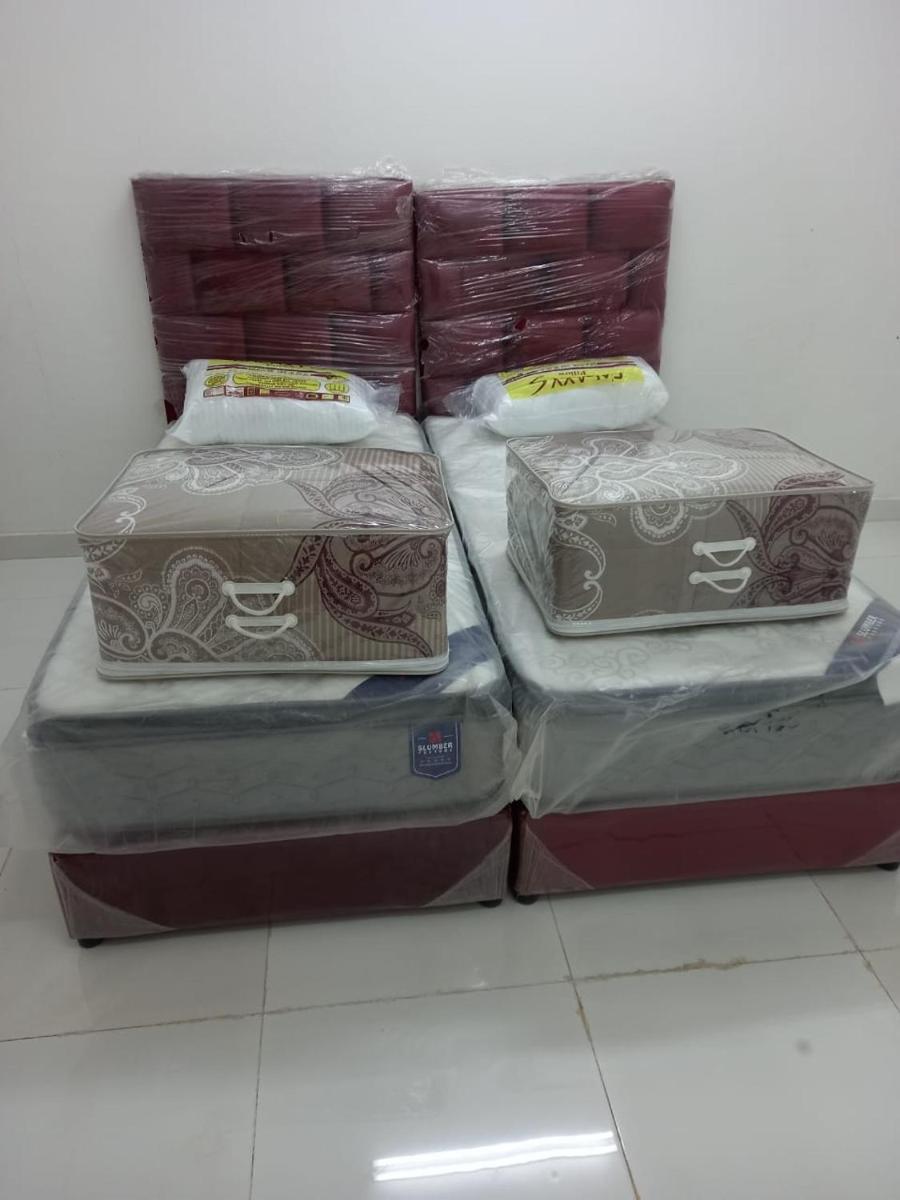عابر سبيل اشبيلية عزاب Just Men - Housity