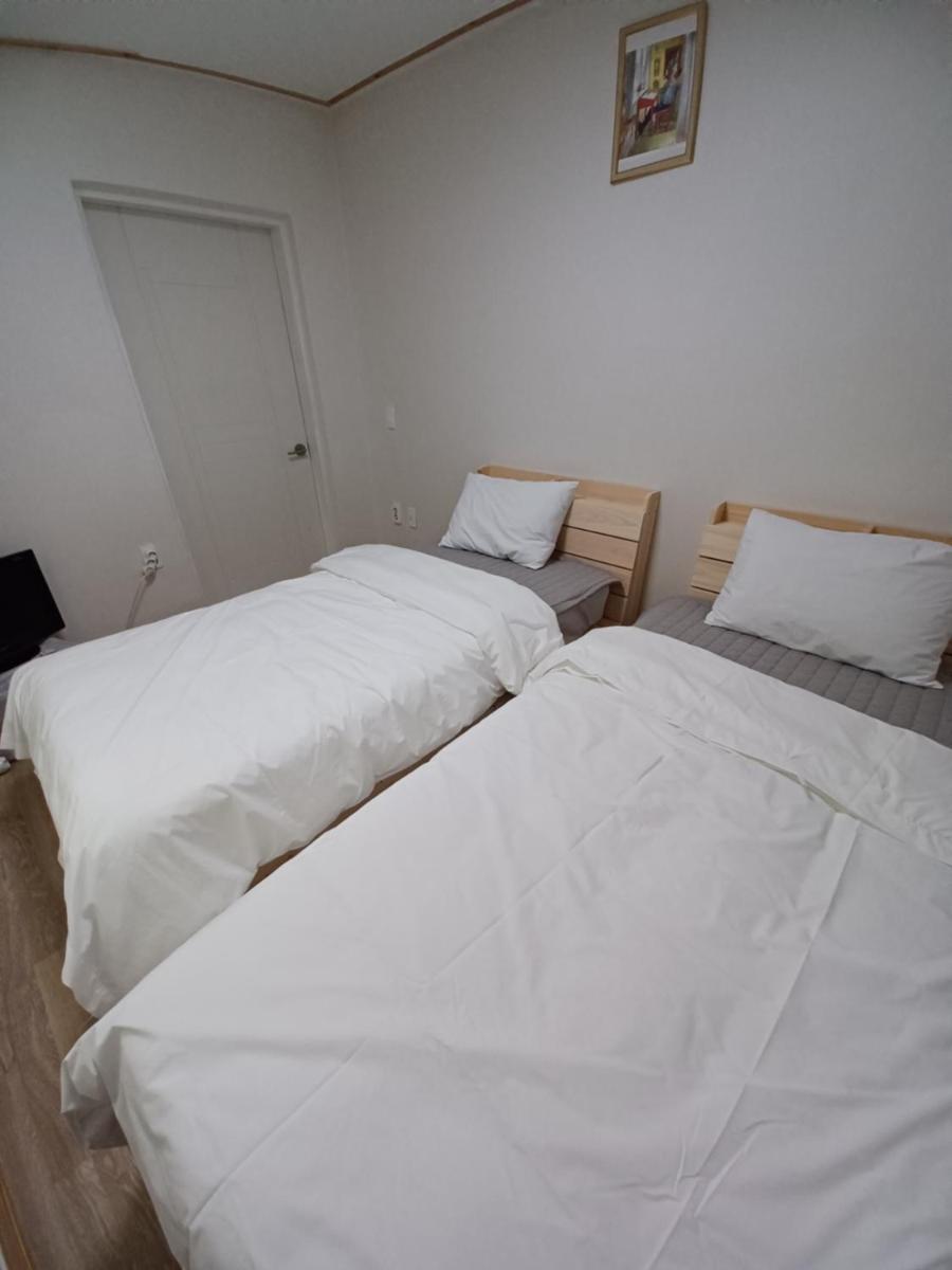 J&J Guesthouse - Housity