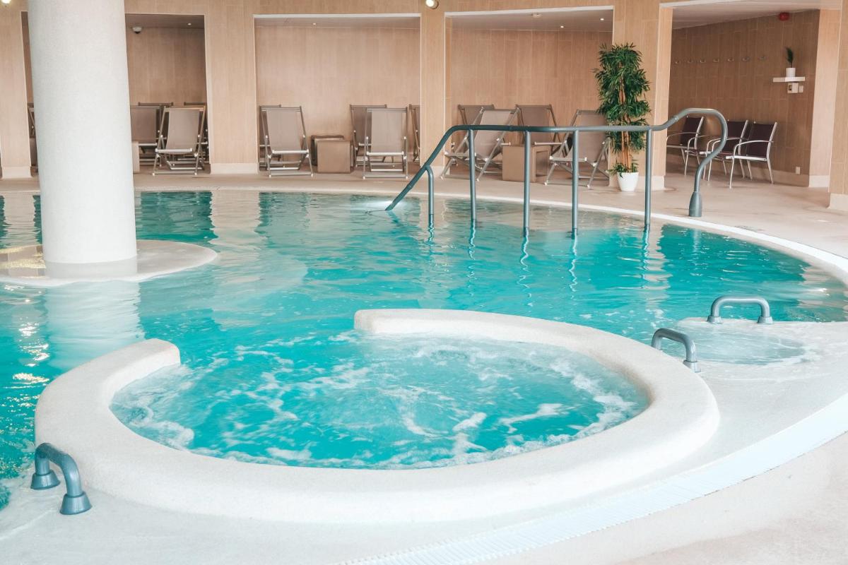 Piscine de l'établissement Thalazur Antibes - Résidence & Spa ou située à proximité