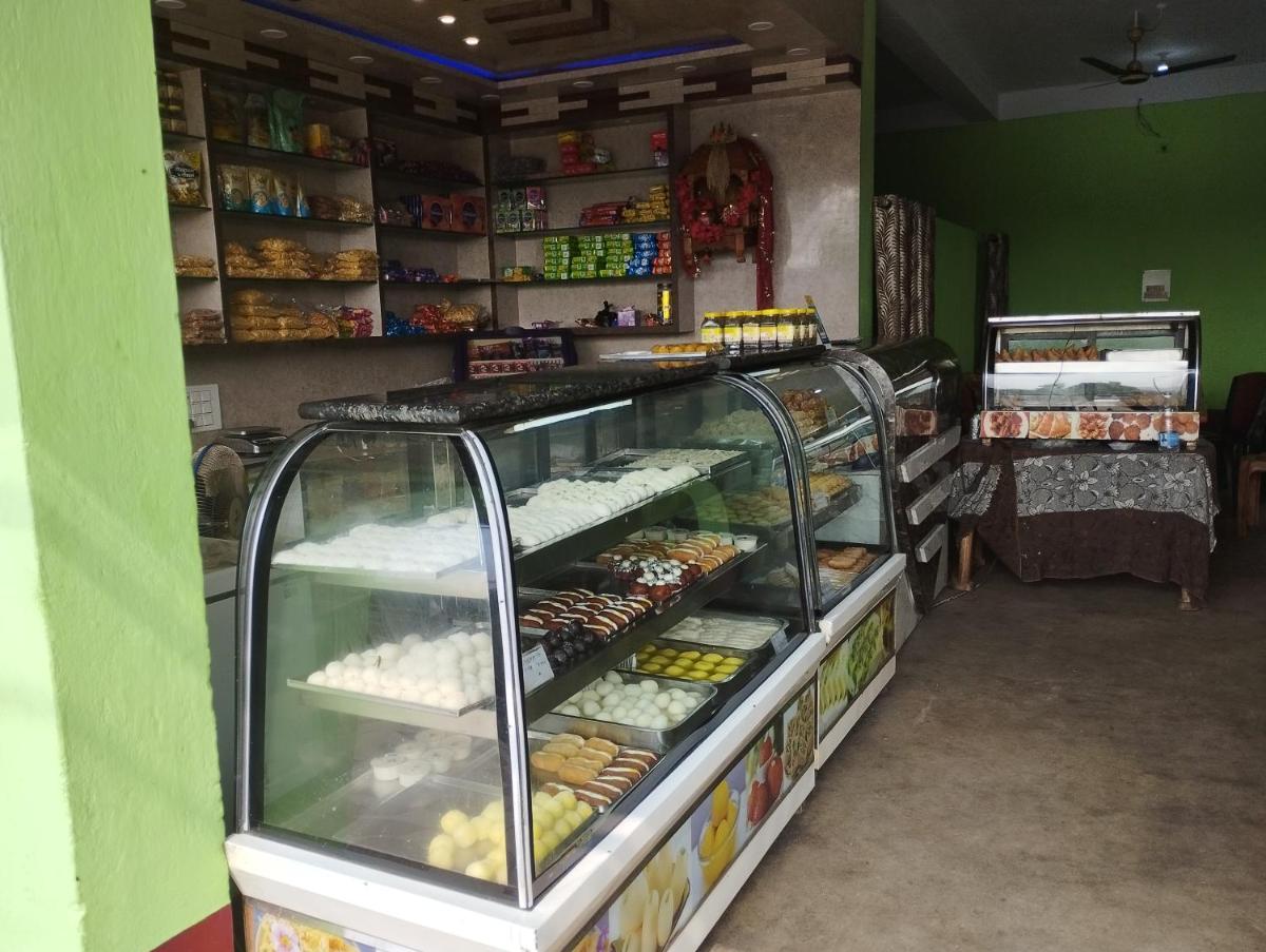 Yadav Sapna Hotel - Housity