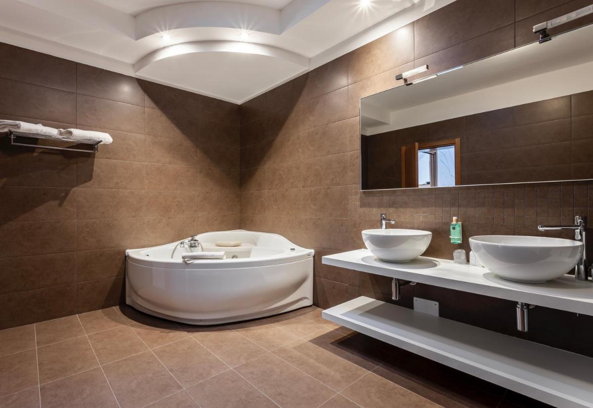 Casa Valcellina Hotel Ristorante - Housity