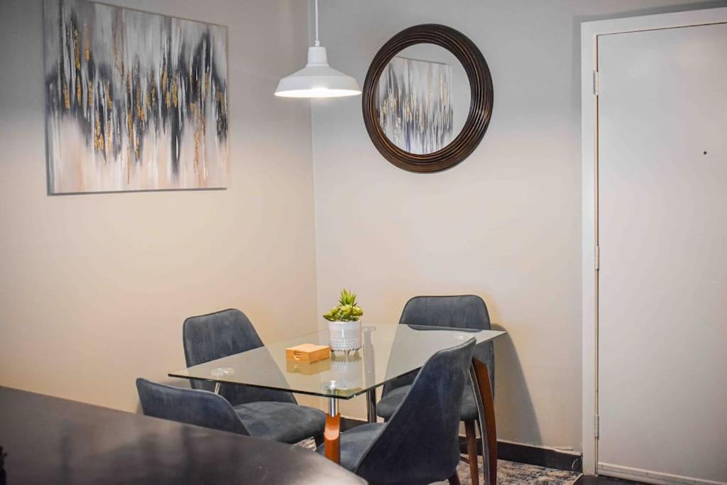 LOVELY 1 BR 2Bed. MONTROSE/HOUSTON GETAWAY - Housity
