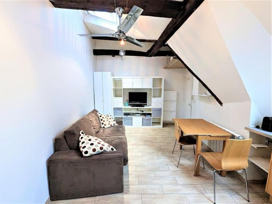 ID 348 - Chatelet/blvd Sébastopol (I°) - Housity