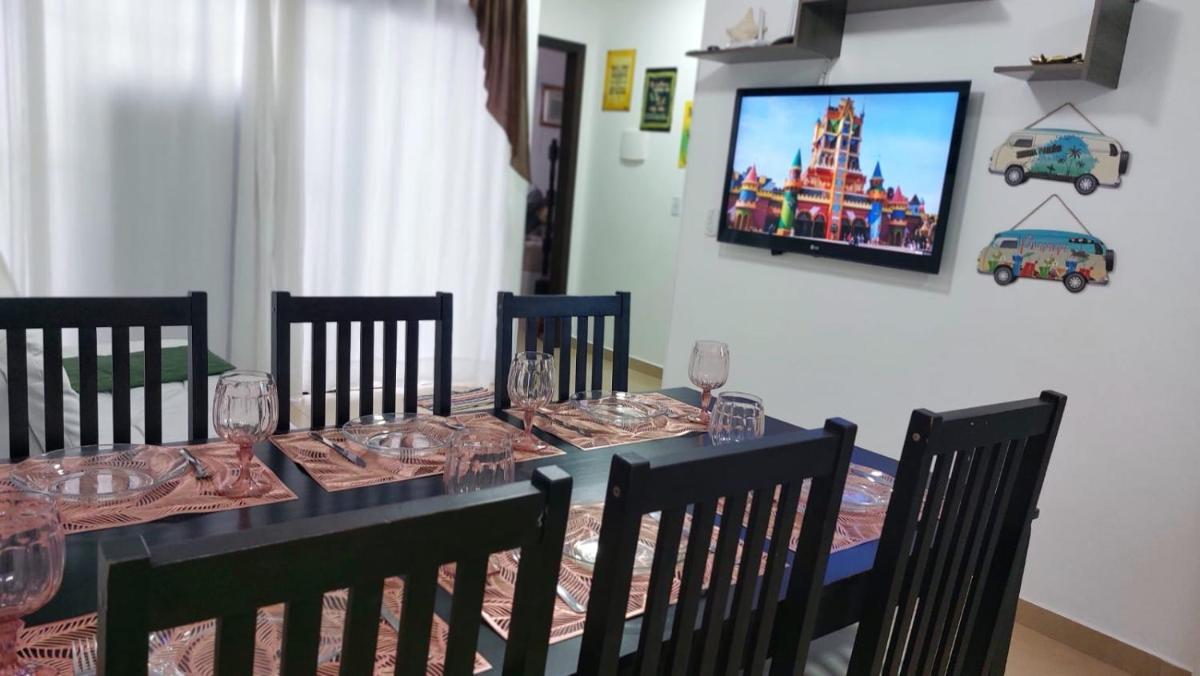 Linda casa a 150m da praia e prox ao Beto Carrero - Housity