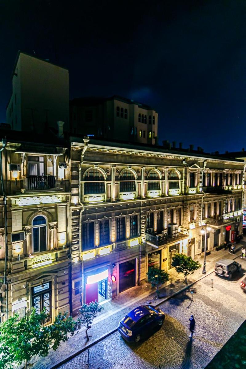 Central Apartment De Lux - Housity
