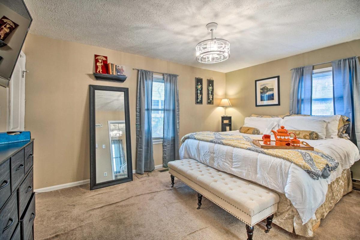 Sauna and Game Room Lake House in Locust Grove! - Housity
