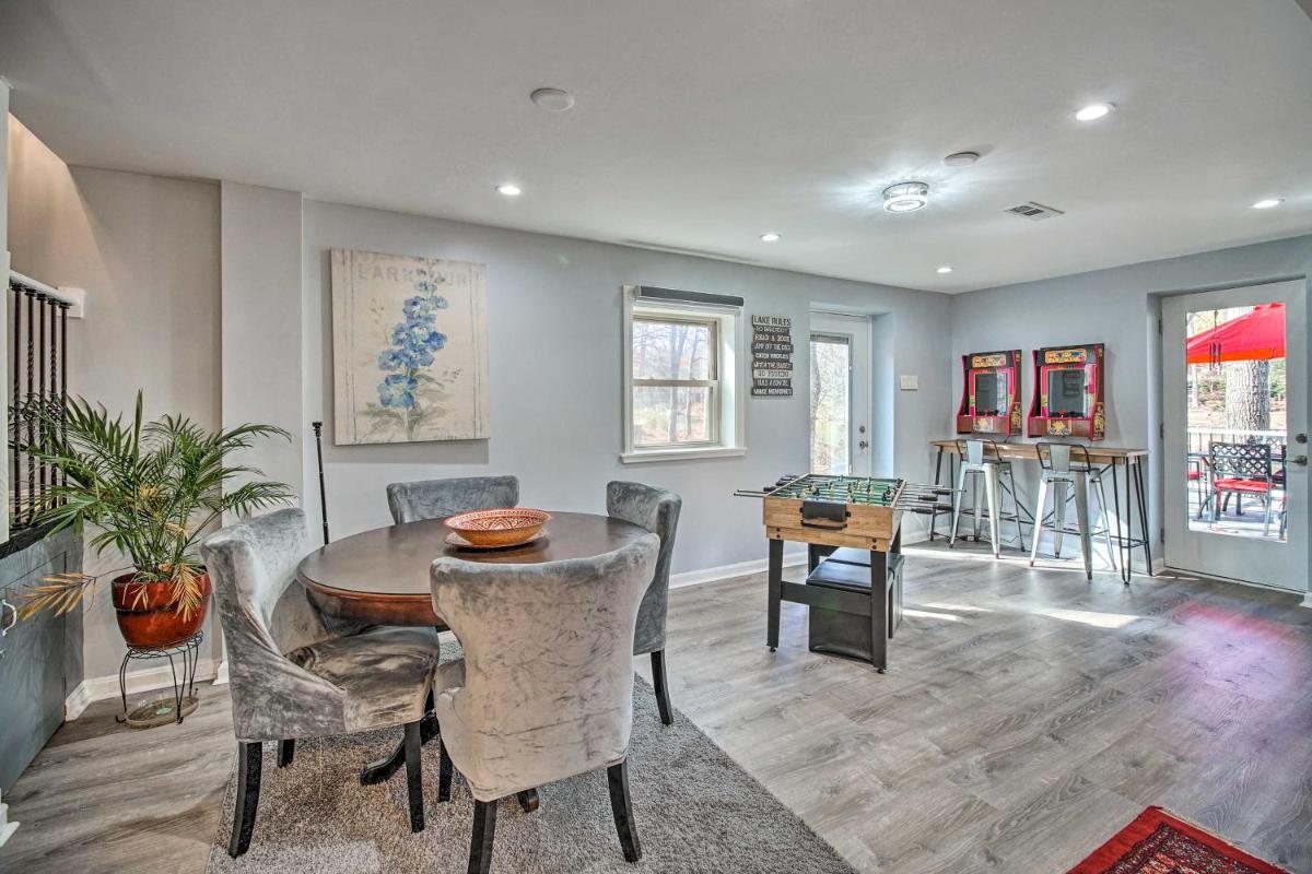 Sauna and Game Room Lake House in Locust Grove! - Housity