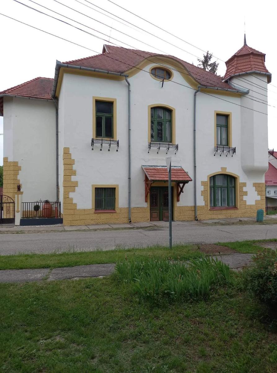Meller-kastély Villa - Housity