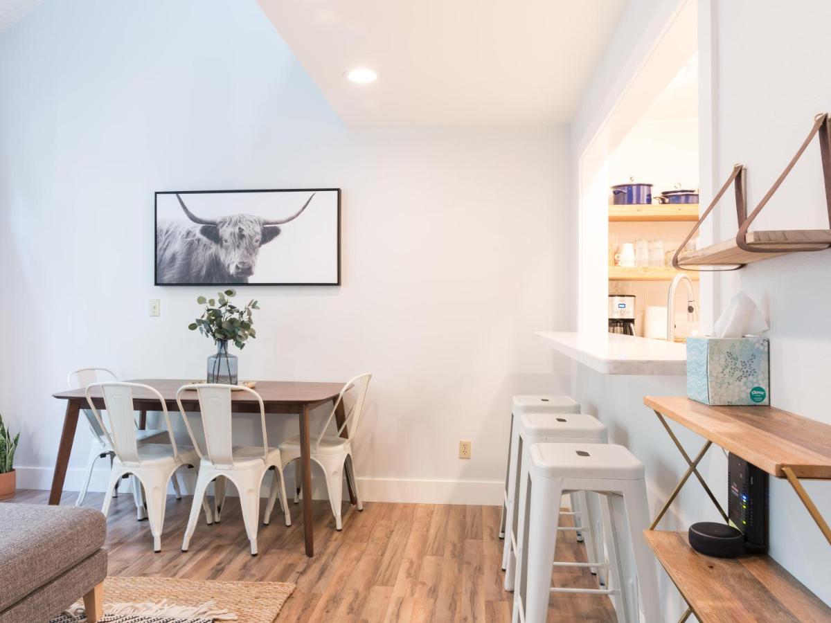 Riverview Hideaway - Housity