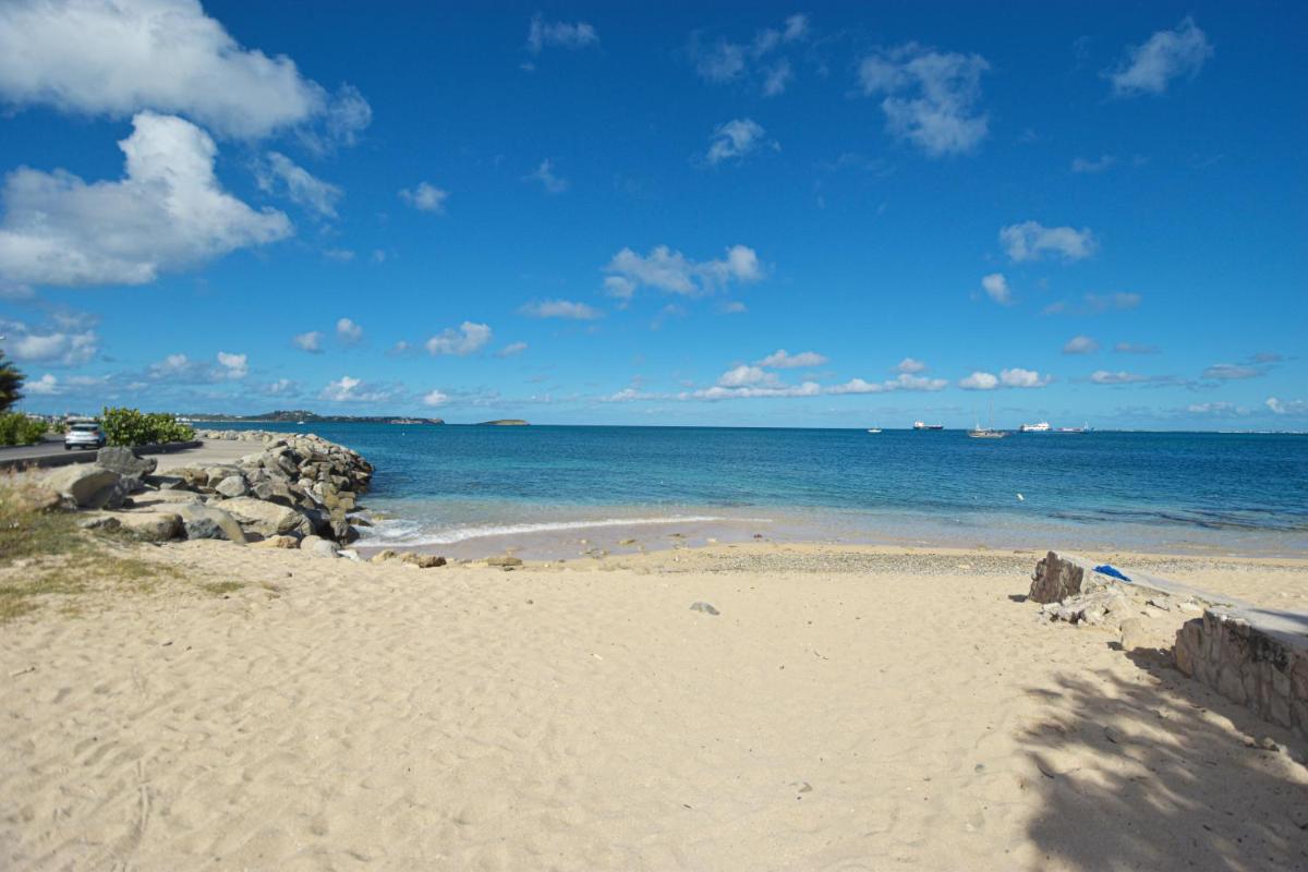 Suitetrails - Charming 1 bedroom loft-apartment near downtown Marigot