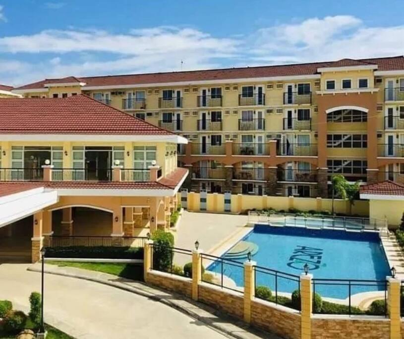 Suitetrails - 1BEDROOM Condo Unit with Free Pool, HBO, Netflix & WiFi