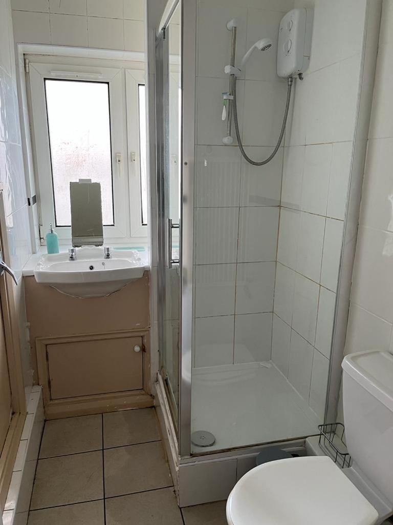 FREE Extra Guest. Heart of Birmingham City Centre - Housity