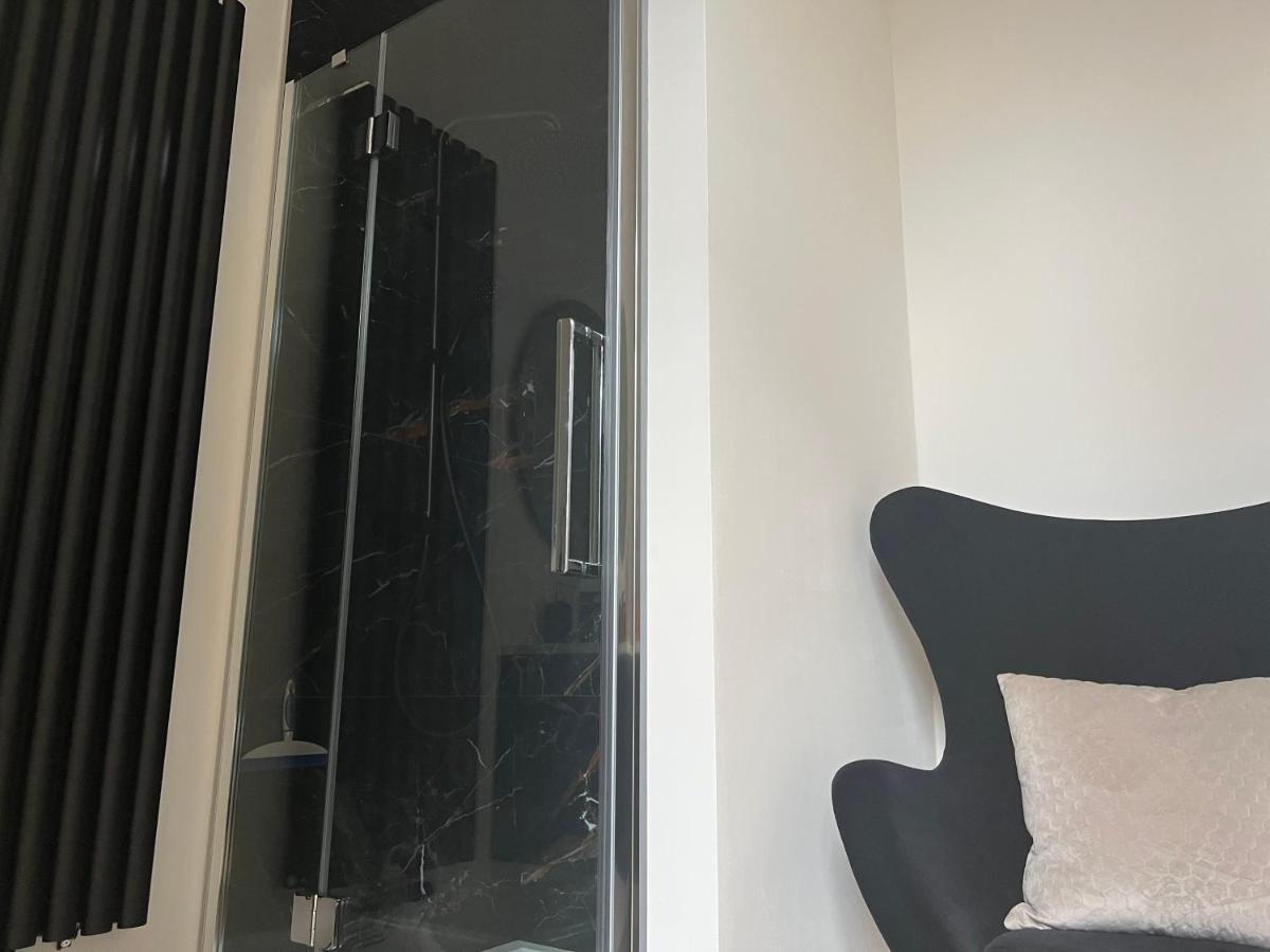 Lily Flower - B&B - Housity