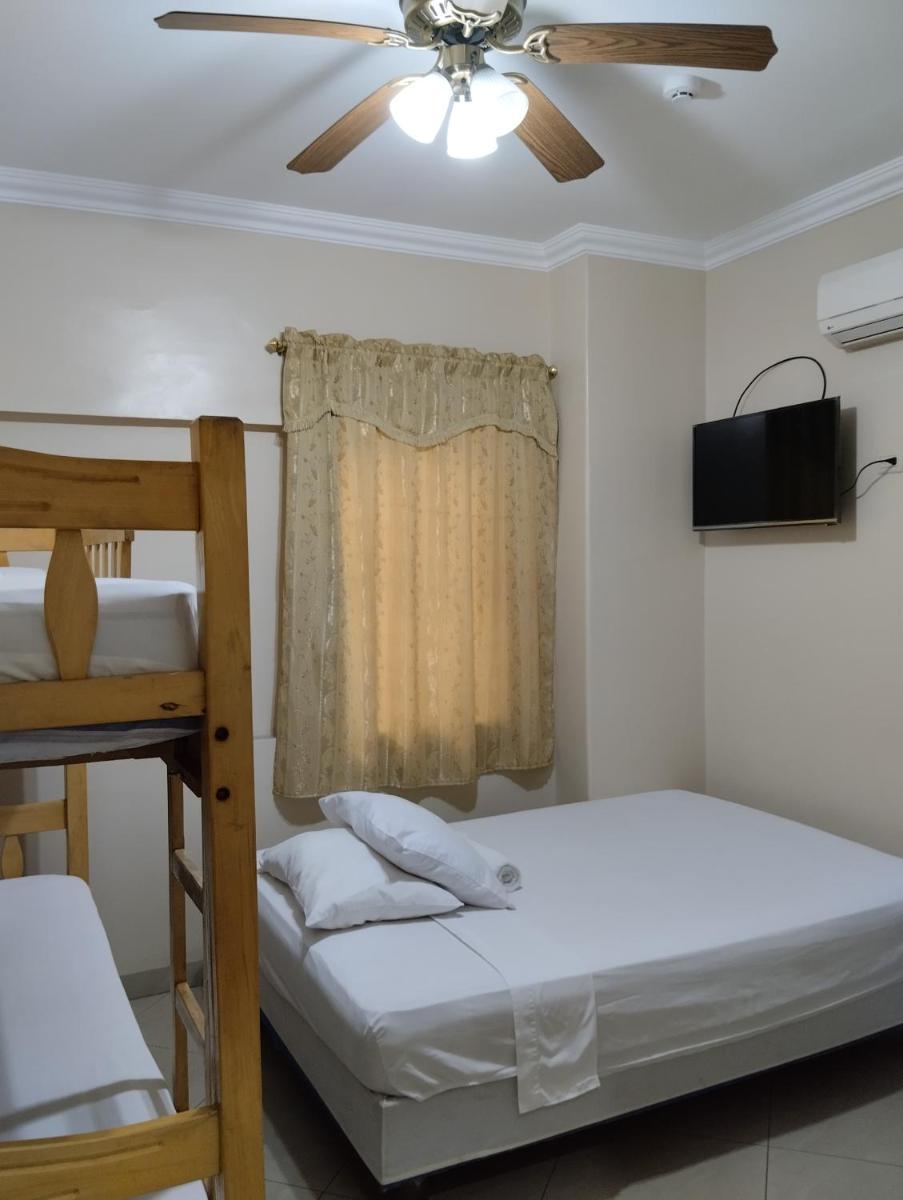 Jeshua Simmonds Inn - Housity