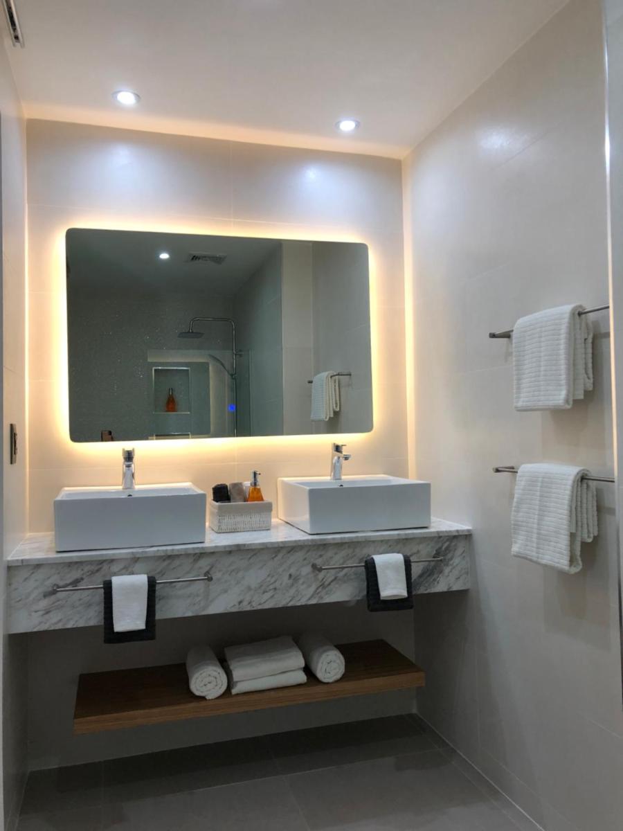 Pool Penthouse Skyview, 1 min walk to the Beach - Housity