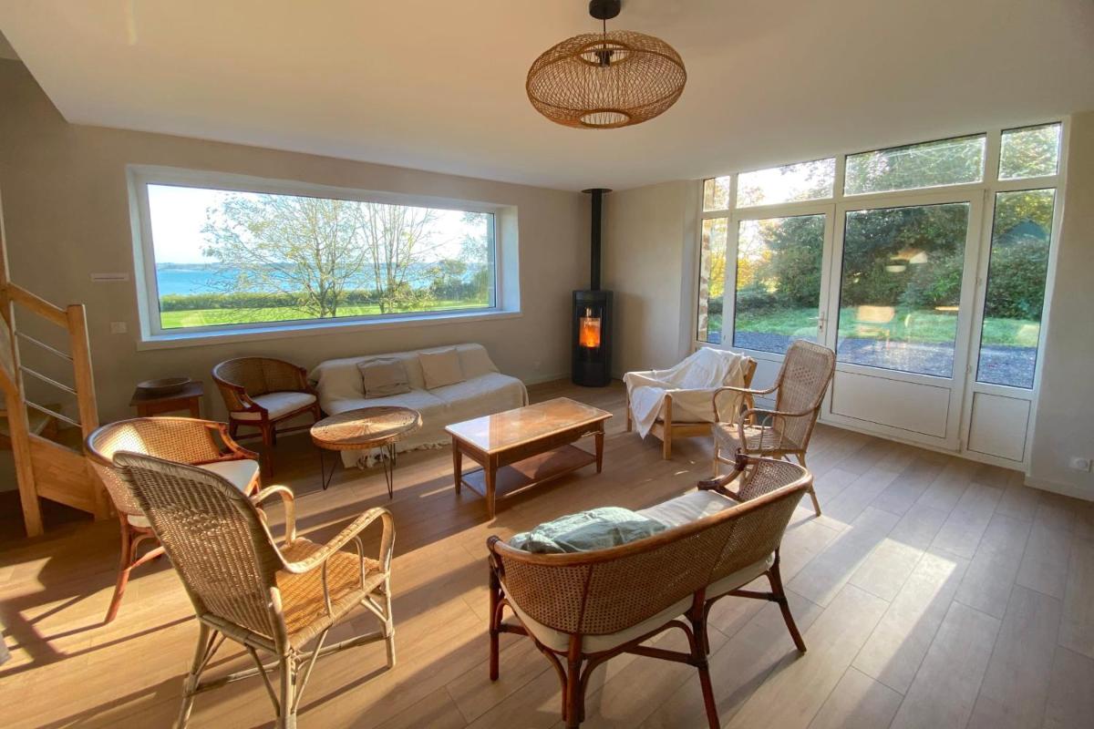 Stone house with view on the sea and the golf - Housity