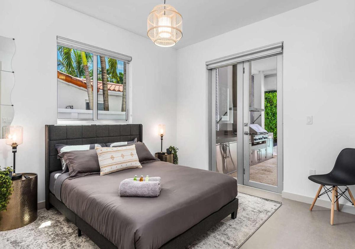 Suitetrails - Exotic 5 Bedroom Villa In South Miami