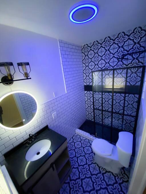 The Hollywood House - Housity