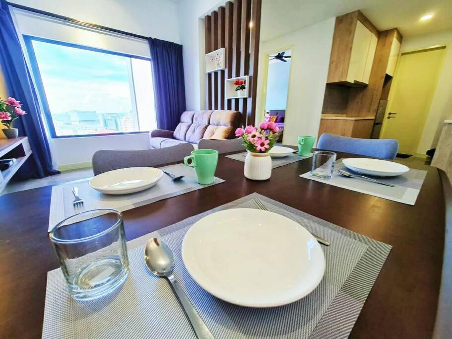 ElegantCozyOneBedroomSuite#NETFLIX#FreeParking#PrivateBathtub#Sea&CityViews#InfinityPool#ImperioResidence#LuxuryCondo - Housity