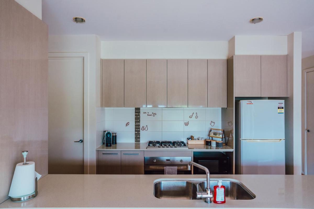 Cheerful 3-bedroom home with free parking - Housity