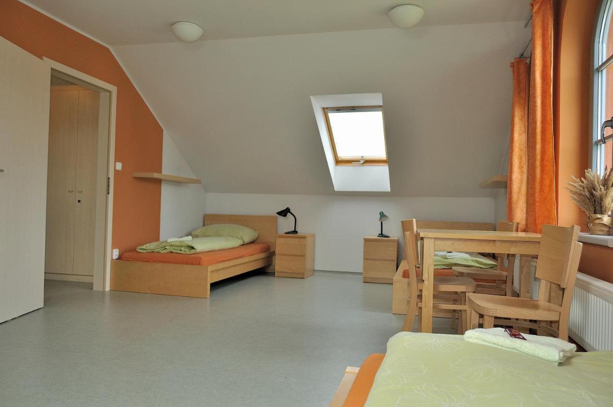 Hostel Lípa - Továrna - Housity