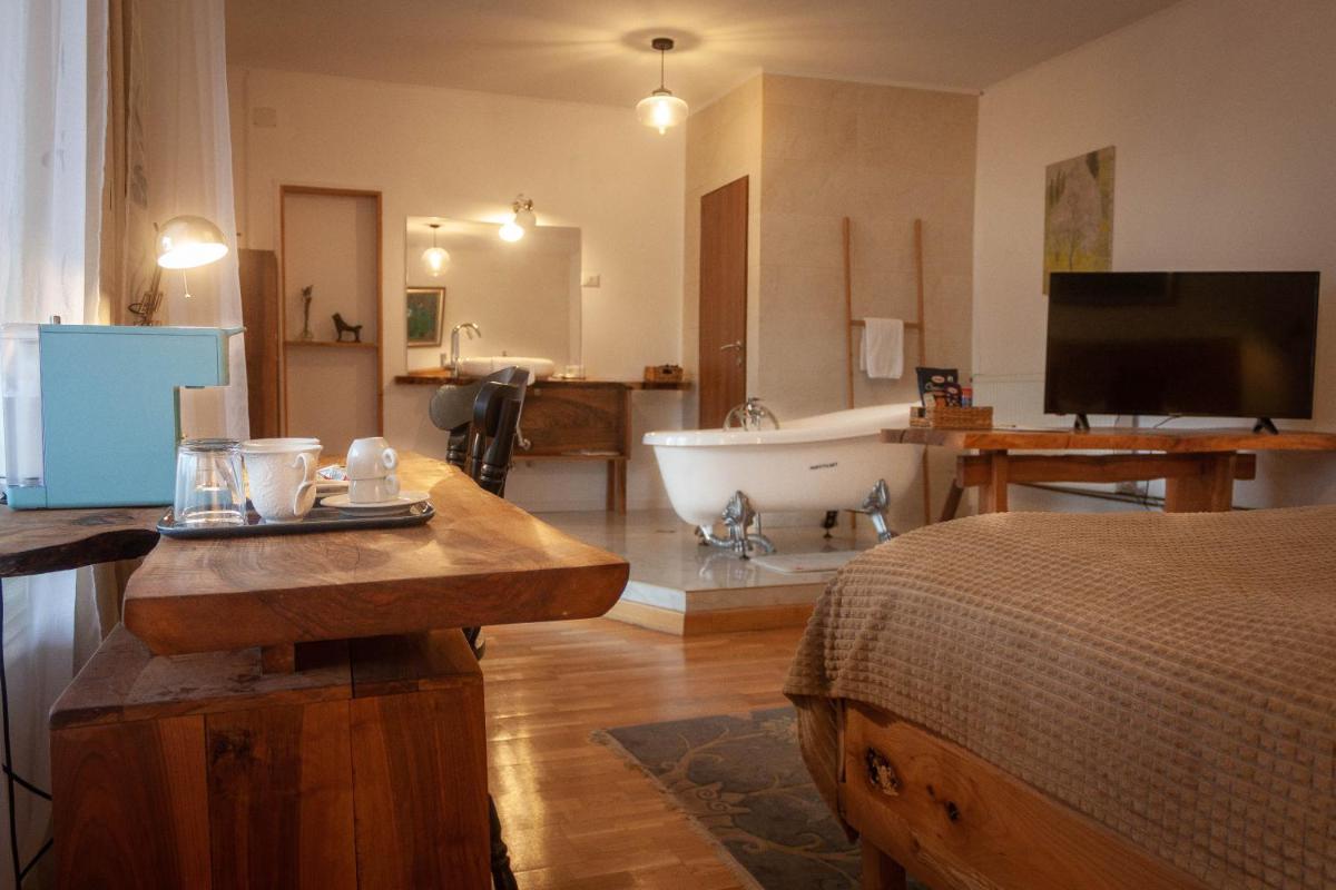Elma Guesthouse - Housity