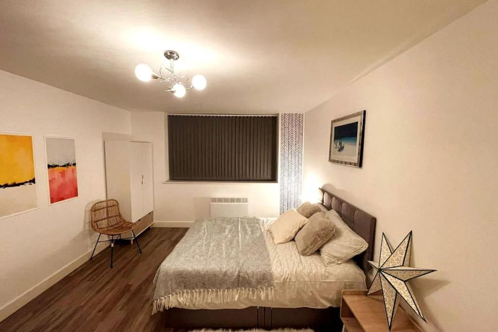 Cosy 1 bedroom apartment with car park space. - Housity
