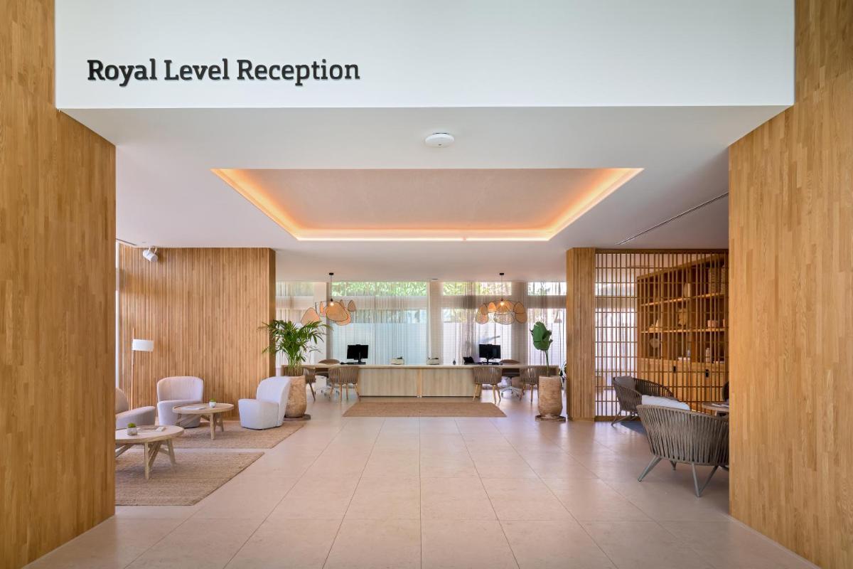 El vestíbulo o zona de recepción de Barceló Fuerteventura Royal Level