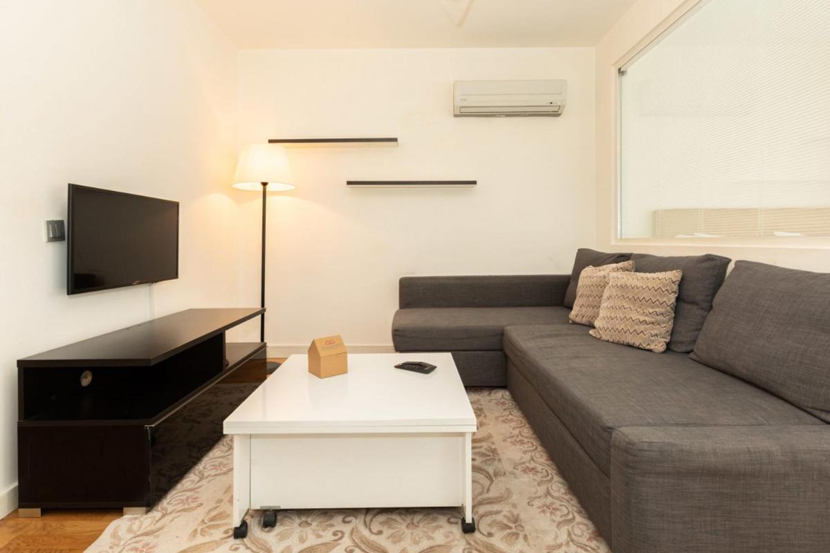 Central Studio Flat with Shared Pool in Sisli - Hizvo
