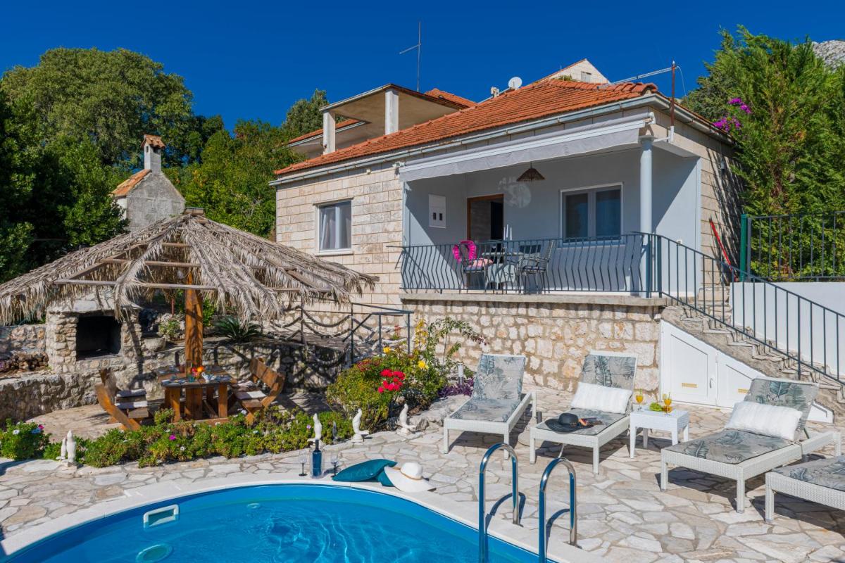 Charming Villa Svagusa with Sea View - Housity