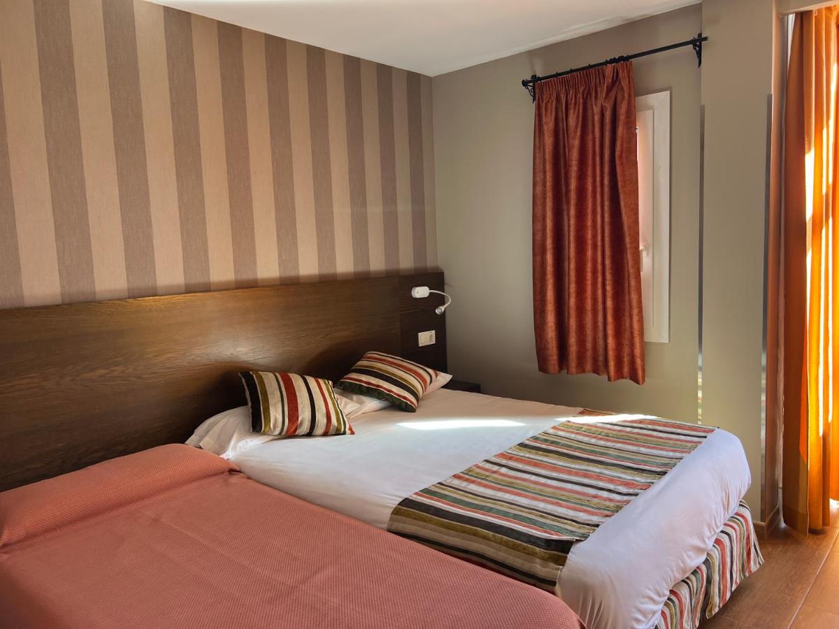 Hostal Los Coronales - Housity