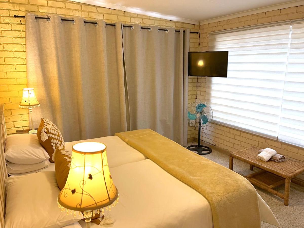 Suitetrails - Safari Club Guest Lodge OR Tambo International Airport