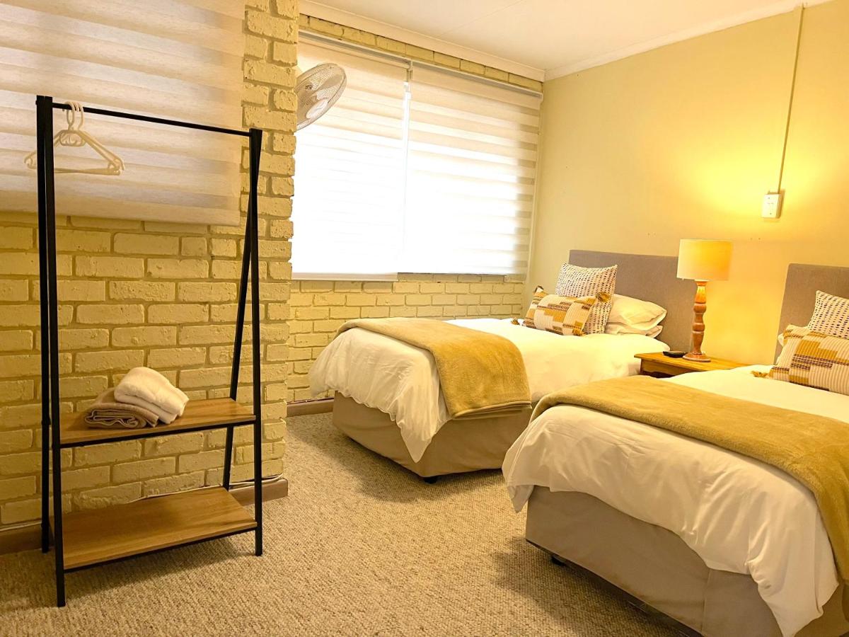 Suitetrails - Safari Club Guest Lodge OR Tambo International Airport